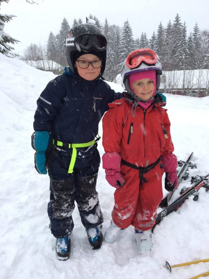 Melker och Molly i snön
